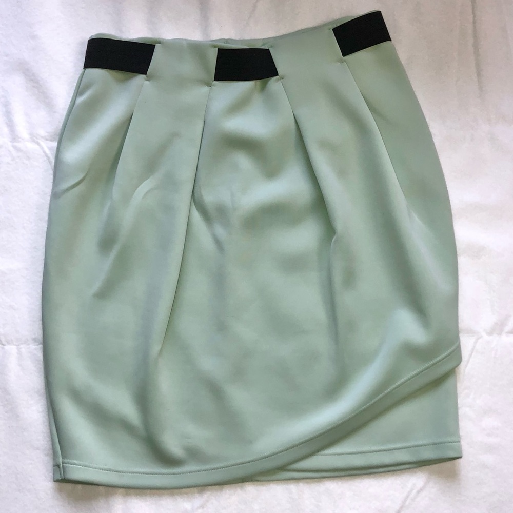Juna Rose pastel mint green skirt with black attached belt, small